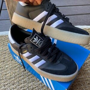 adidas Originals Sambae. Women’s Size 7.5 Gum/White/Core Black